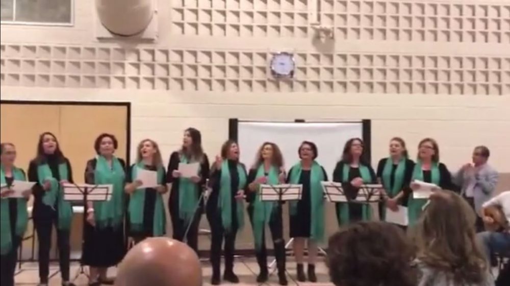 حفلة تبرع قامت بها مجموعة تورنتو يعود ريعها لطلاب مدرسة أطمة بمخيم اللاجئين بتركيا